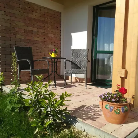 Edina Vendeghaz-Gyenesdias Apartment Exterior photo