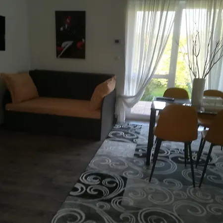 Edina Vendeghaz-Gyenesdias Apartment Exterior photo