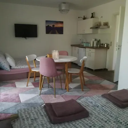 Edina Vendeghaz-Gyenesdias Apartment Exterior photo