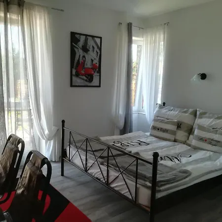 Edina Vendeghaz-Gyenesdias Apartment Exterior photo