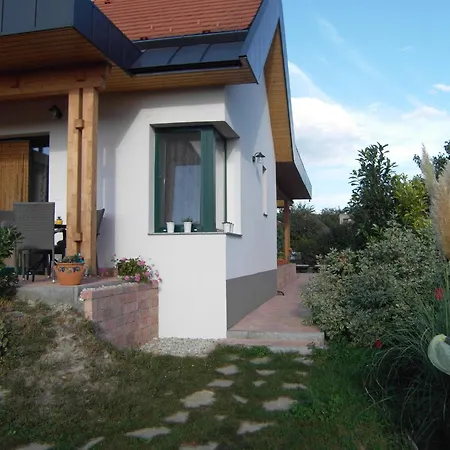 Edina Vendeghaz-Gyenesdias Apartment Exterior photo