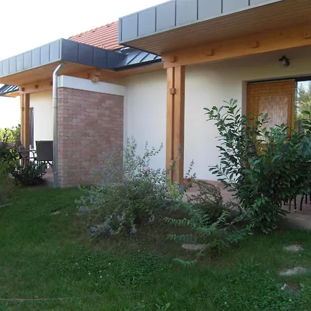 Edina Vendeghaz-Gyenesdias Apartment Exterior photo