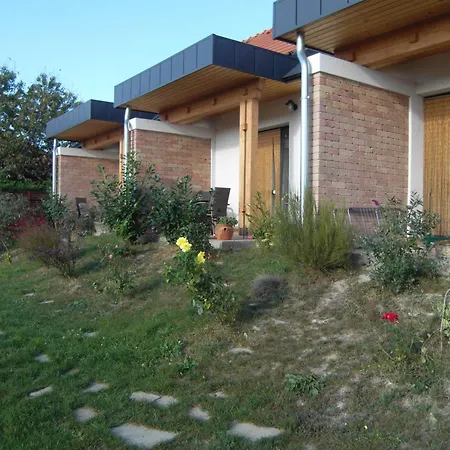 Edina Vendeghaz-Gyenesdias Apartment Exterior photo