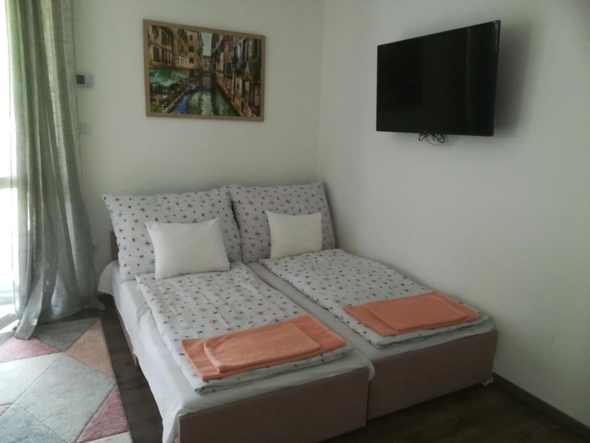 Edina Vendeghaz-gyenesdias Apartment