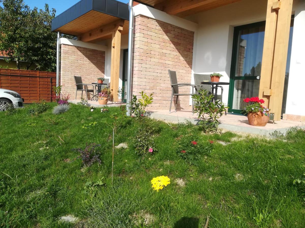 Edina Vendeghaz-gyenesdias Apartament *