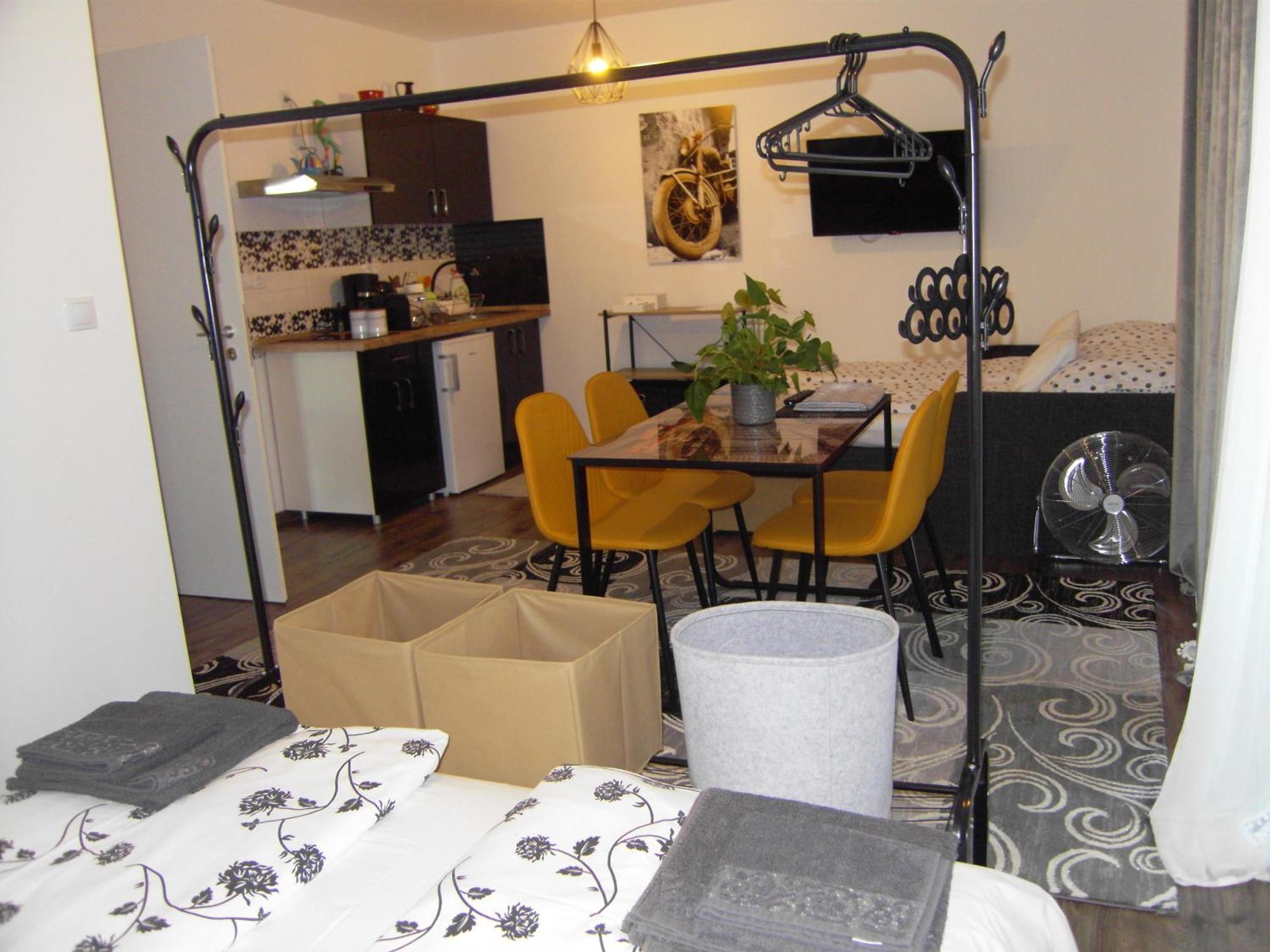 Edina Vendeghaz-gyenesdias Apartment
